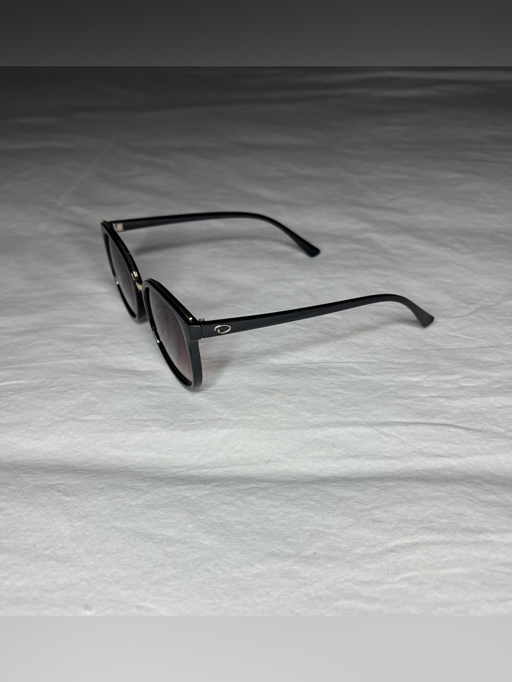 Oscar By Oscar de la Renta Women's Oval Sunglasses w/ Gradient Lens